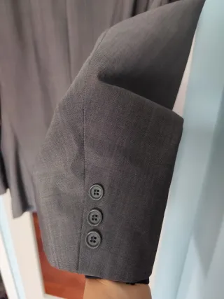 Traje gris