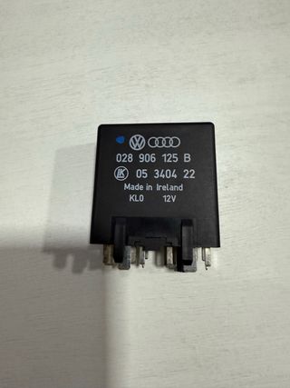 Relé 028 906 125 B VW Audi Skoda
