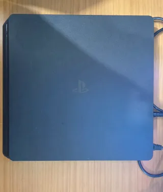 PS4 Slim + Mando Azul y Call of Duty Black Ops 4