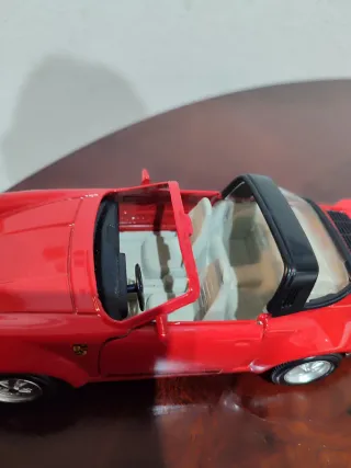 Miniatura Porsche Carrera 911 Rojo. Escala 1/24