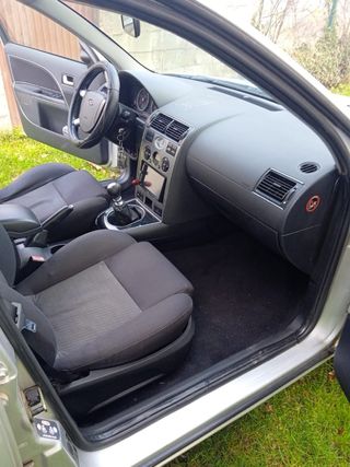 Ford Mondeo 2.0 TDI – Año 2001 – 5 puertas
