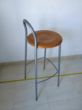 Taburete alto madera y metal. Conjunto de 4.