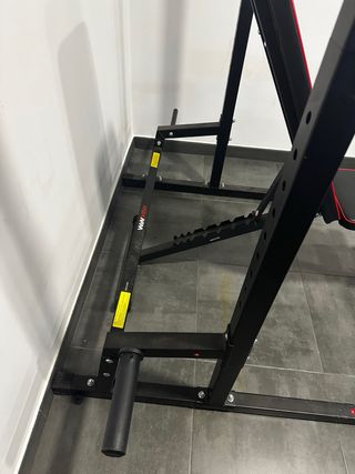 Rack, banco y set de barras y discos gym