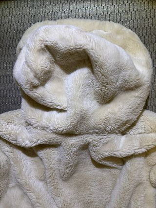 Chaqueta Zara con capucha de pelo