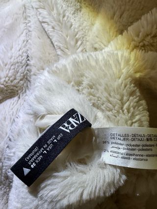 Chaqueta Zara con capucha de pelo