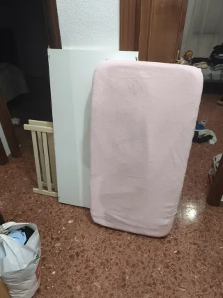 Cuna en perfecto estado.