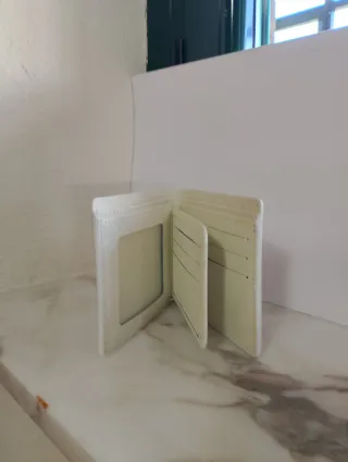 Cartera de hombre nueva blanca y gris