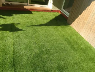 Mantenimiento césped artificial