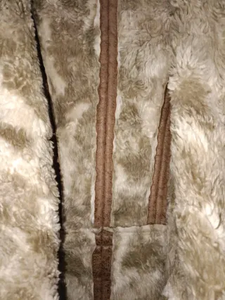 Chaqueta Bershka efecto piel forrada