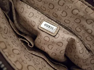 Bolso Guess Original Vino