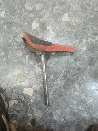 Sillín bicicleta Delta rojo