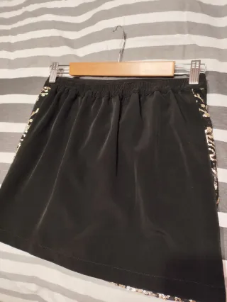 Minifalda fiesta lentejuelas Stradivarius T.36