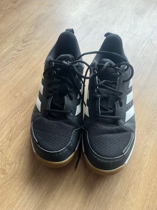 Zapatillas Indoor Adidas Negras Blancas