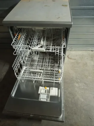 Lavavajillas Miele poco uso