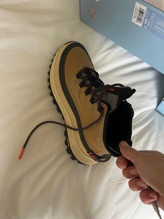 Botas Sorel Beige y Negras