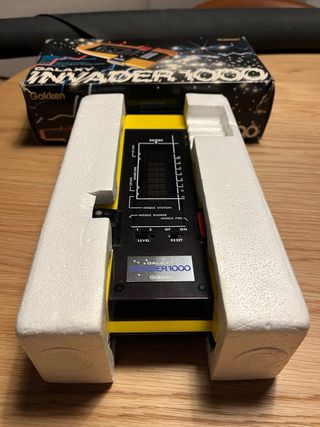 Consola Gakken Galaxy Invader 1000
