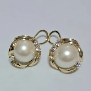 PENDIENTES DE ORO 18 K Y PERLAS .