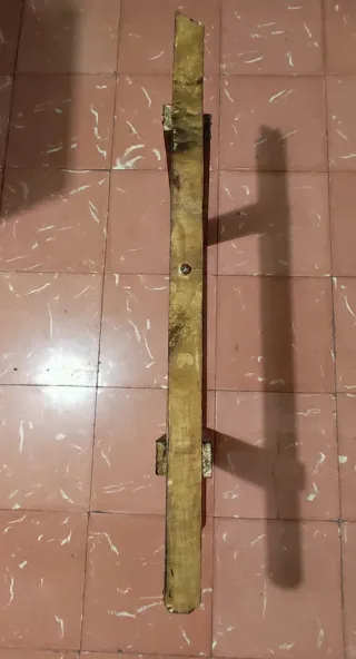 Mesa de dominó artesanal de madera