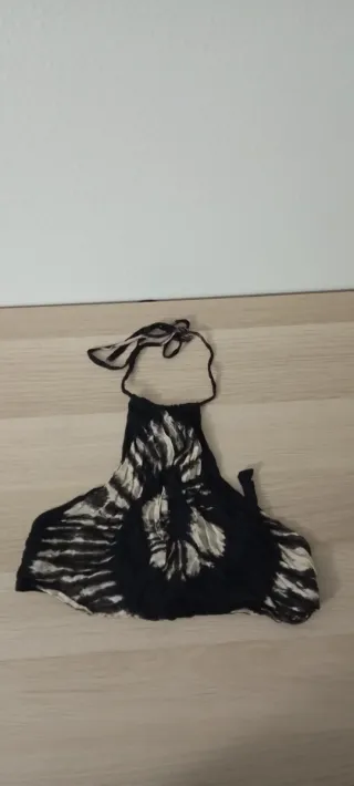 Top halter negro y blanco