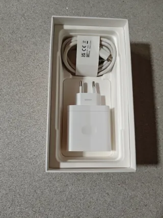 Teléfono móvil morado