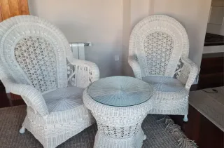 Conjunto mesa y 2 sillas ratán mimbre