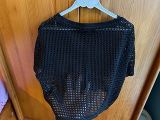 Camiseta Bershka Rejilla Negra