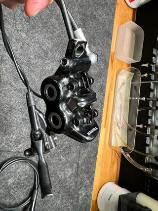 Frenos Shimano Deore MT5 4 pistones