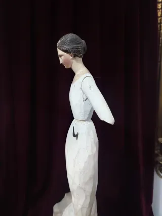 Virgen de madera antigua