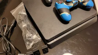 PS4 Slim 1TB + Accesorios