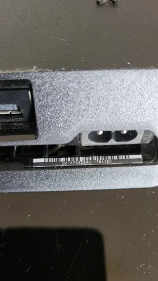 PS4 Slim 1TB + Accesorios