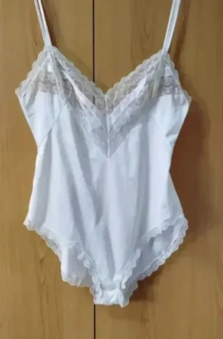 Body de encaje blanco