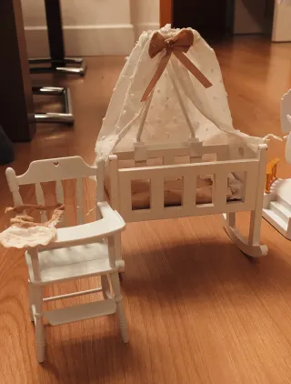 Barriguitas:Carrusel, trona, cuna y carro con saco