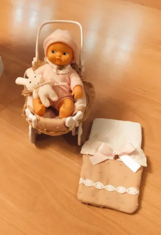 Barriguitas:Carrusel, trona, cuna y carro con saco