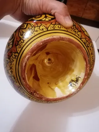 Cenicero antiguo de cerámica