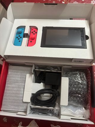 Nintendo Switch Azul/Rojo con Accesorios y Funda