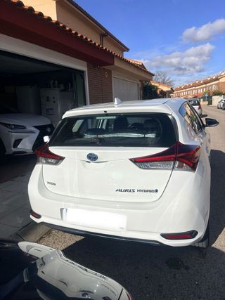 Toyota Auris 2015
