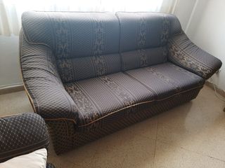 Conjunto Sofá y sillones tela gris oscuro y dorado