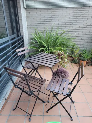 Mesa y 3 Sillas Plegables Jardín