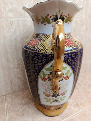 Jarrón de Porcelana Azul y Dorado