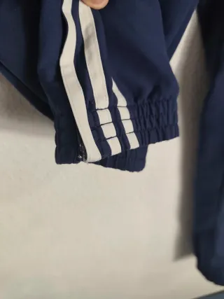 Pantalones Adidas Azul Marino y Rojo