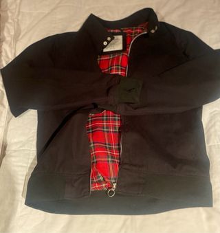 Cazadora Pull&Bear Negra y Roja Talla M