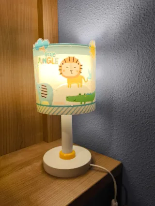Juego lámparas infantiles de techo y mesilla