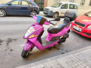 Moto Daelim S1 Morado
