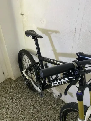 Bici MTB Scott Genius MC 40 Doppia Sospensione