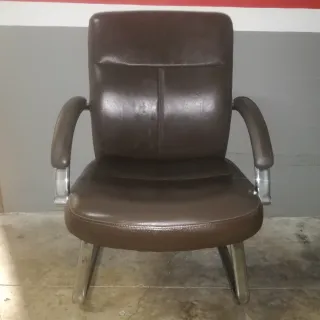 Sillones de oficina/recepción cuero marrón