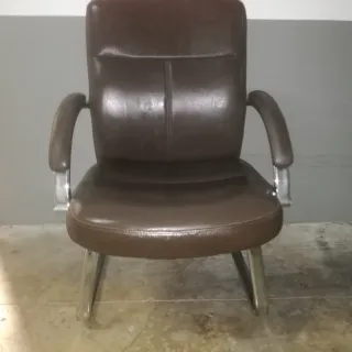 Sillones de oficina/recepción cuero marrón