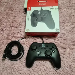 Nintendo Switch OLED blanca con muchos accesorios