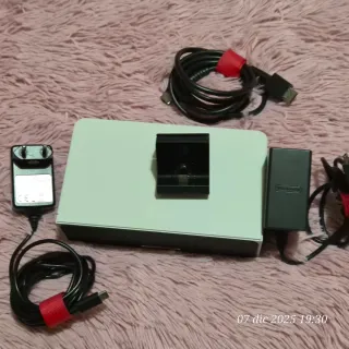 Nintendo Switch OLED blanca con muchos accesorios