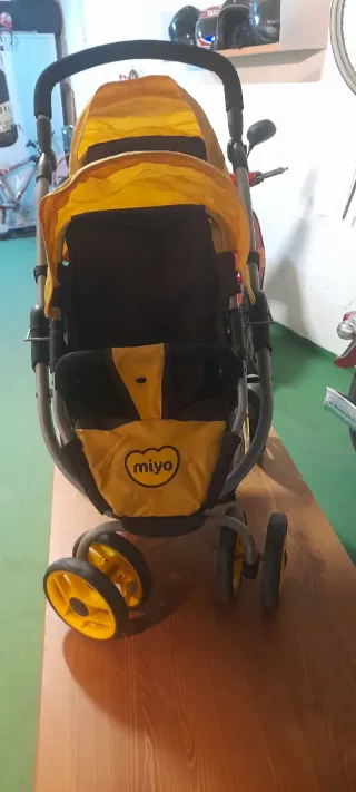 Cochecito doble Miyo amarillo (juguete)