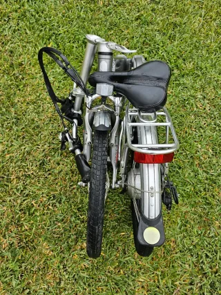 Bicicleta Eléctrica Plegable Gris, Marca Coluver.